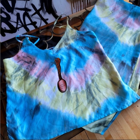 New with tags Tye Dye Matching set - Picture 3 of 12